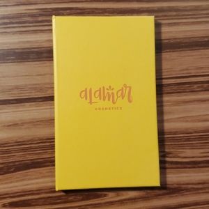 Reina Del Caribe eyeshadow palette